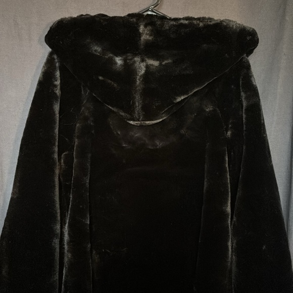 NWOT K. JORDAN FAUX FUR COAT - Picture 9 of 13